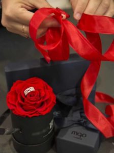 Gift idea, combining a flowerbox and a ring