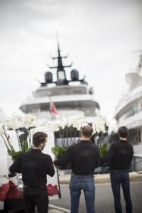 Livraison de fleurs à un Yacht