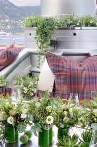 Différents tons et motifs pour ces bouquets de fleurs