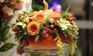 Halloween floral decoration