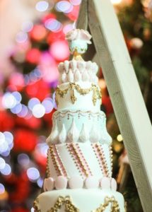Un gâteau pour décorer une table festive