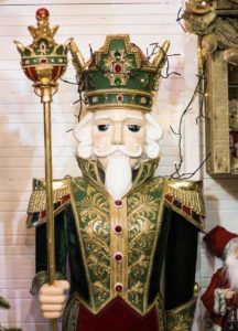 Un Roi richement décoré pour vos décorations de Noël