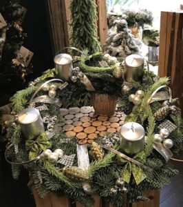 Une couronne de Noël dans des tons vert argent