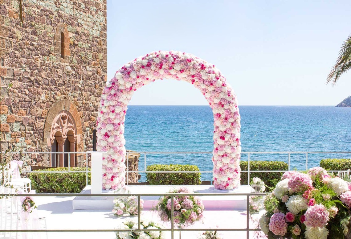 Example of a flowery arch to decorate your wedding on the Côte d'Azur or in Monaco