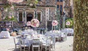 Fleurs et bouquet pour décorer un mariage