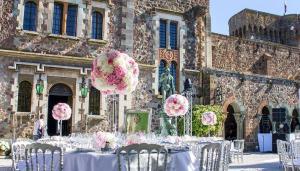 Fleurs et bouquet pour décorer un mariage