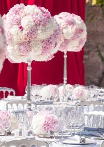Fleurs et bouquet pour décorer un mariage