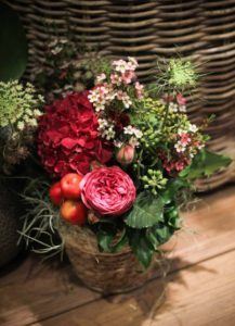 Un bouquet champêtre coloré et agréable