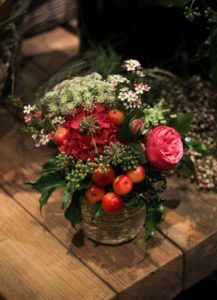 Un bouquet champêtre coloré et agréable