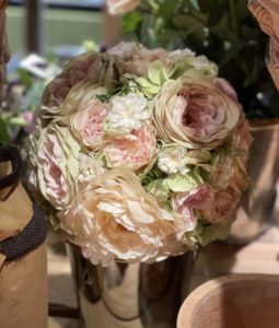 Une magnifique composition de fleurs pour Pâques