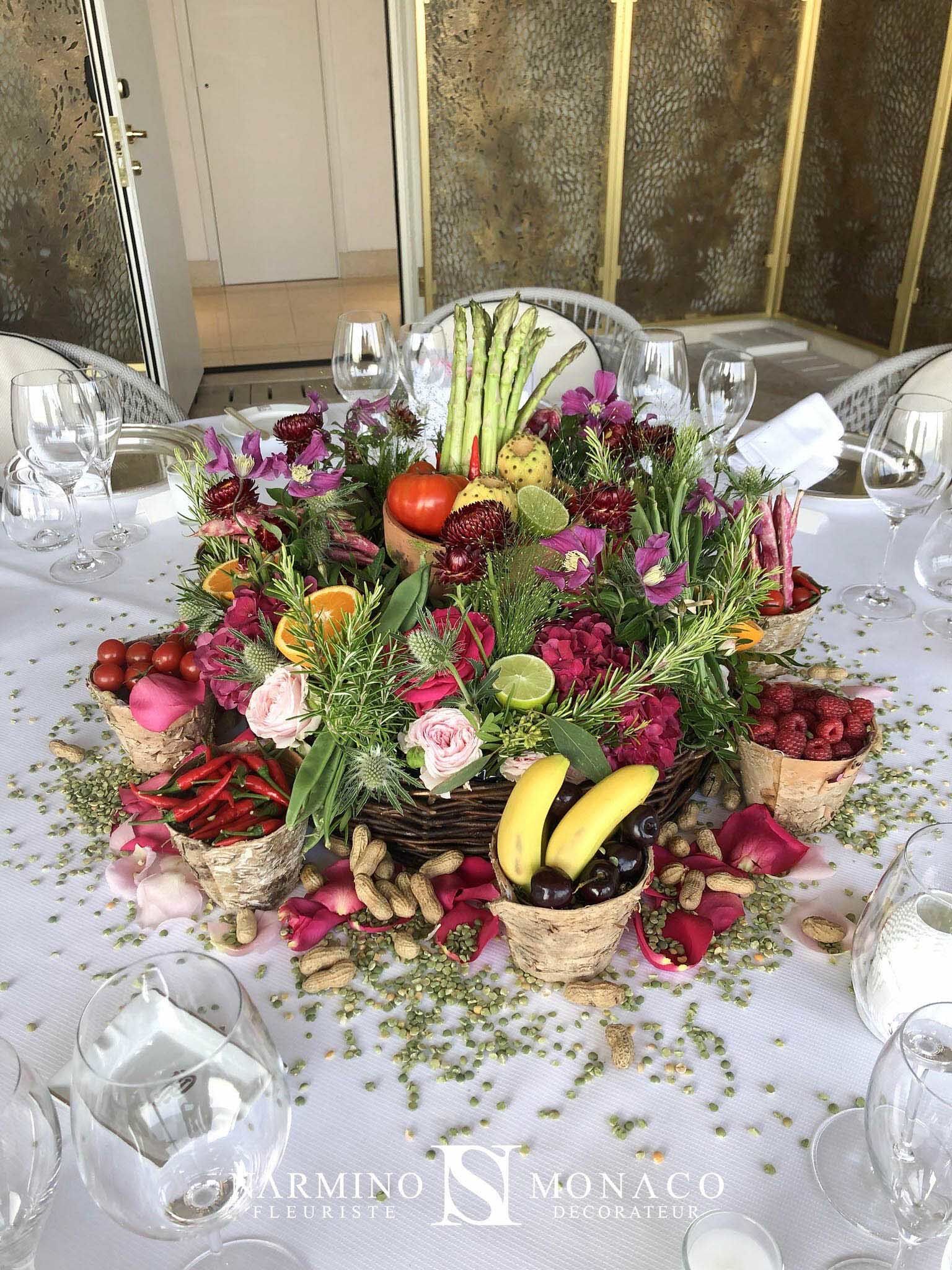 Une splendide composition florale pour un centre de table, une réalisation Narmino