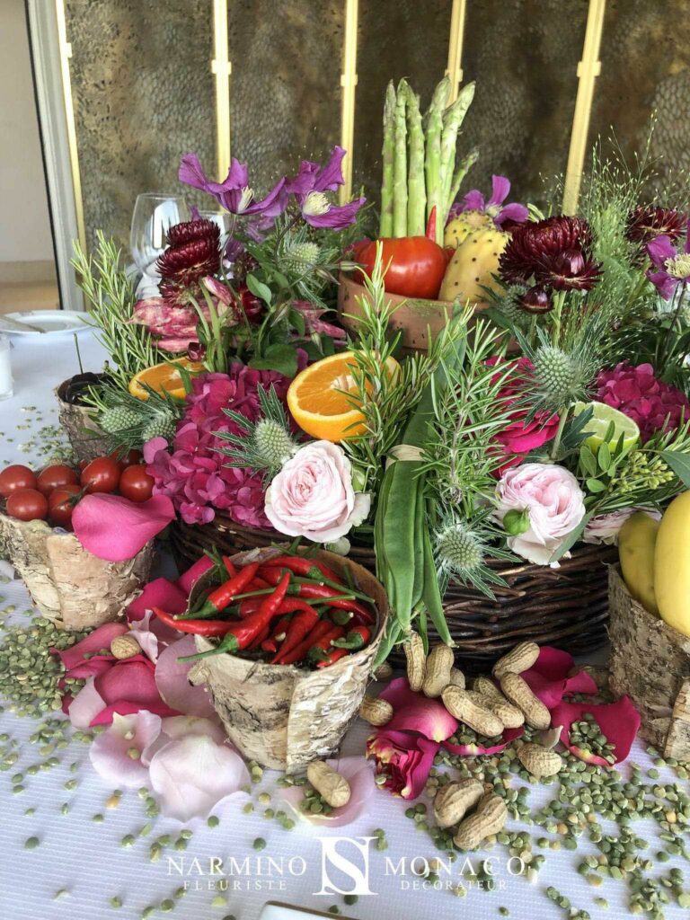 Centre de table fleuri et gourmand pour le restaurant le Grill à Monaco