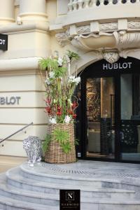 Un immense bouquet "jungle" chez un de nos clients à Monaco