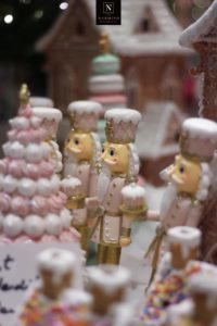 De belles décoration rose et "sucrées" à notre boutique Monte-Carlo (produit non comestible)