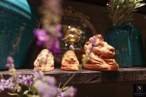 Têtes de lions en céramique