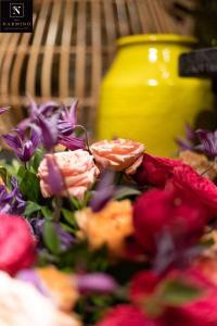 Gros plan sur un bouquet de fleurs