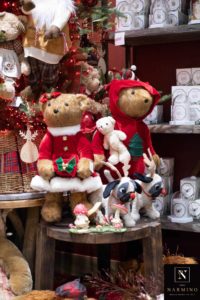 Des peluches, des oursons aux couleurs de Noël