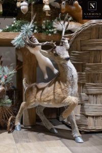 Cerf en peluche