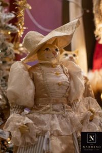 Objets décoratifs, chats en costume