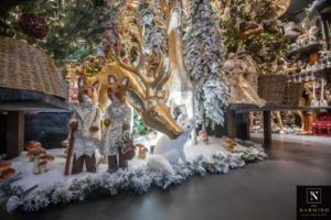 La boutique du fleuriste Narmino décorée pour Noël