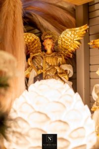 Un ange richement décoré
