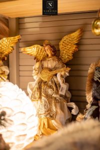 Un ange richement décoré