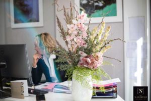 Un abonnement floral livré chez Coldwell Banker Etic Realty, agence immobilière à Monaco