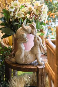 Deux lapins aimants pour Pâques