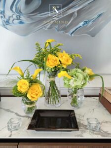 Un bouquet de fleurs jaune vert