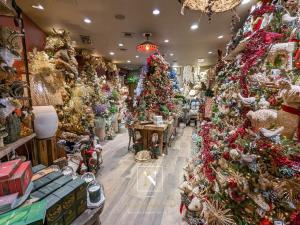 Vue de la boutique Narmino, fleuriste et décorateur à Monaco Monte-Carlo