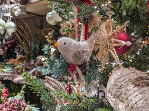 Narmino, fleuriste et décorateur, vous propose une large gamme de décorations pour les fêtes de Noël