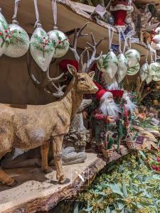 Narmino, fleuriste et décorateur, vous propose une large gamme de décorations pour les fêtes de Noël