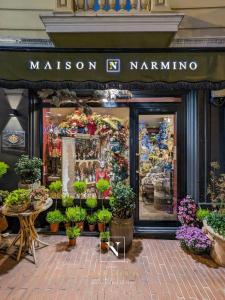 Vitrine Narmino boulevard Princesse Charlotte