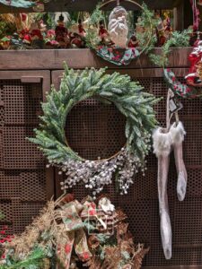Promotion sur certains sapins et couronnes de Noël