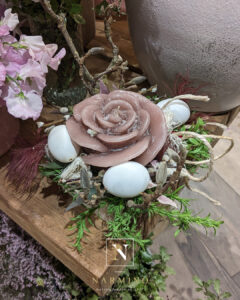 Pâques chez Narmino, fleurs, lapins et oeufs pour décorer vos tables et vos intérieurs.