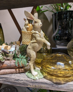 Pâques chez Narmino, fleurs, lapins et oeufs pour décorer vos tables et vos intérieurs.