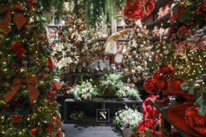 L'intérieur de la boutique Grimaldi décorée aux couleurs de Noël