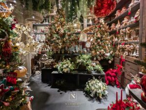 L'intérieur de notre boutique de la rue Grimaldi à l'occasion des fêtes de Noël et des fins d'années.