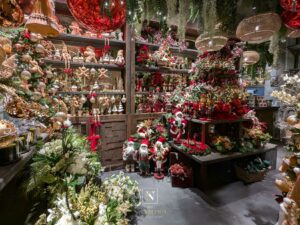 L'intérieur de notre boutique de la rue Grimaldi à l'occasion des fêtes de Noël et des fins d'années.